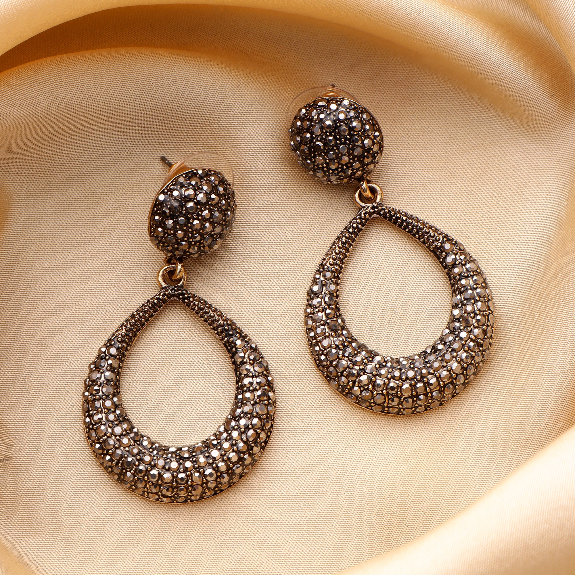 Her Jewels Antique Teardrop Dangler Earrings for Women & Girls – Elegant Hypoallergenic Alloy Jewelry