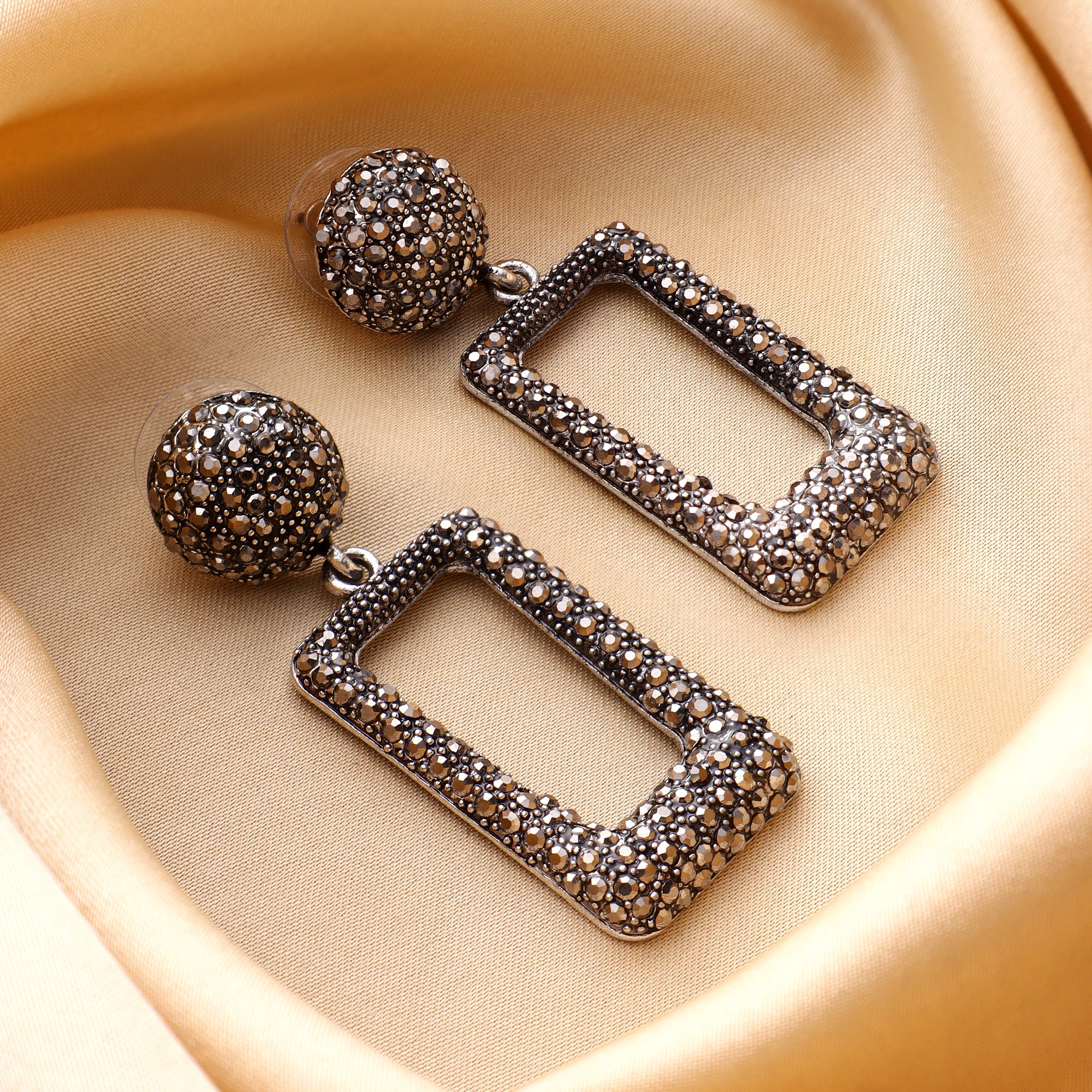 Her Jewels Antique Rectangle Shaped Dangler Earrings for Women & Girls – Elegant Alloy Jewelry, Hypoallergenic & Unique Design