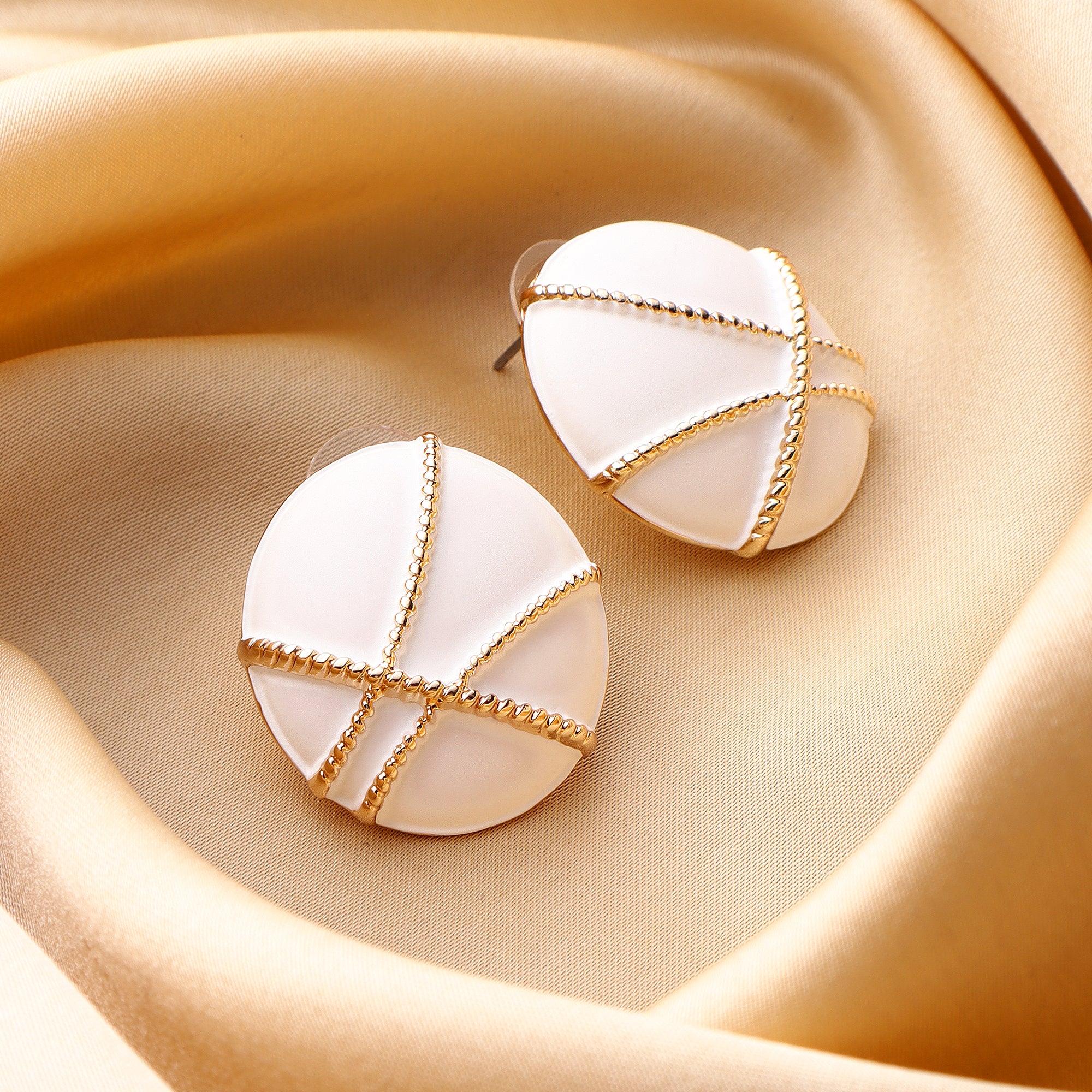 White Gold Geometric Round Earrings