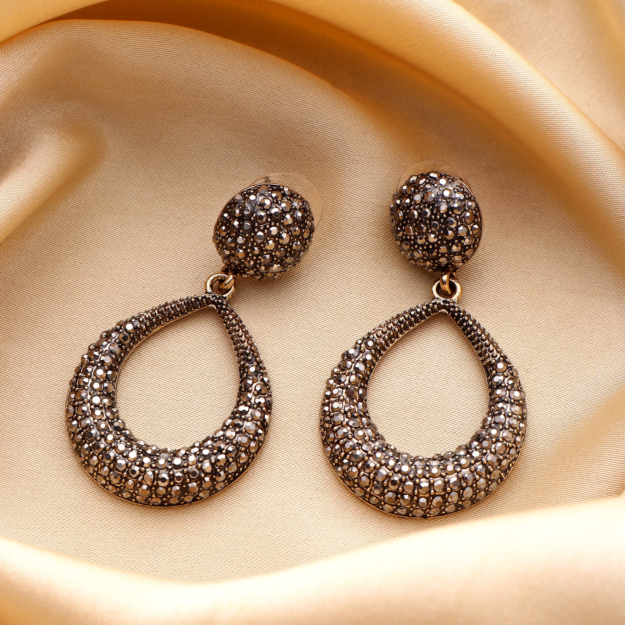 Her Jewels Antique Teardrop Dangler Earrings for Women & Girls – Elegant Hypoallergenic Alloy Jewelry