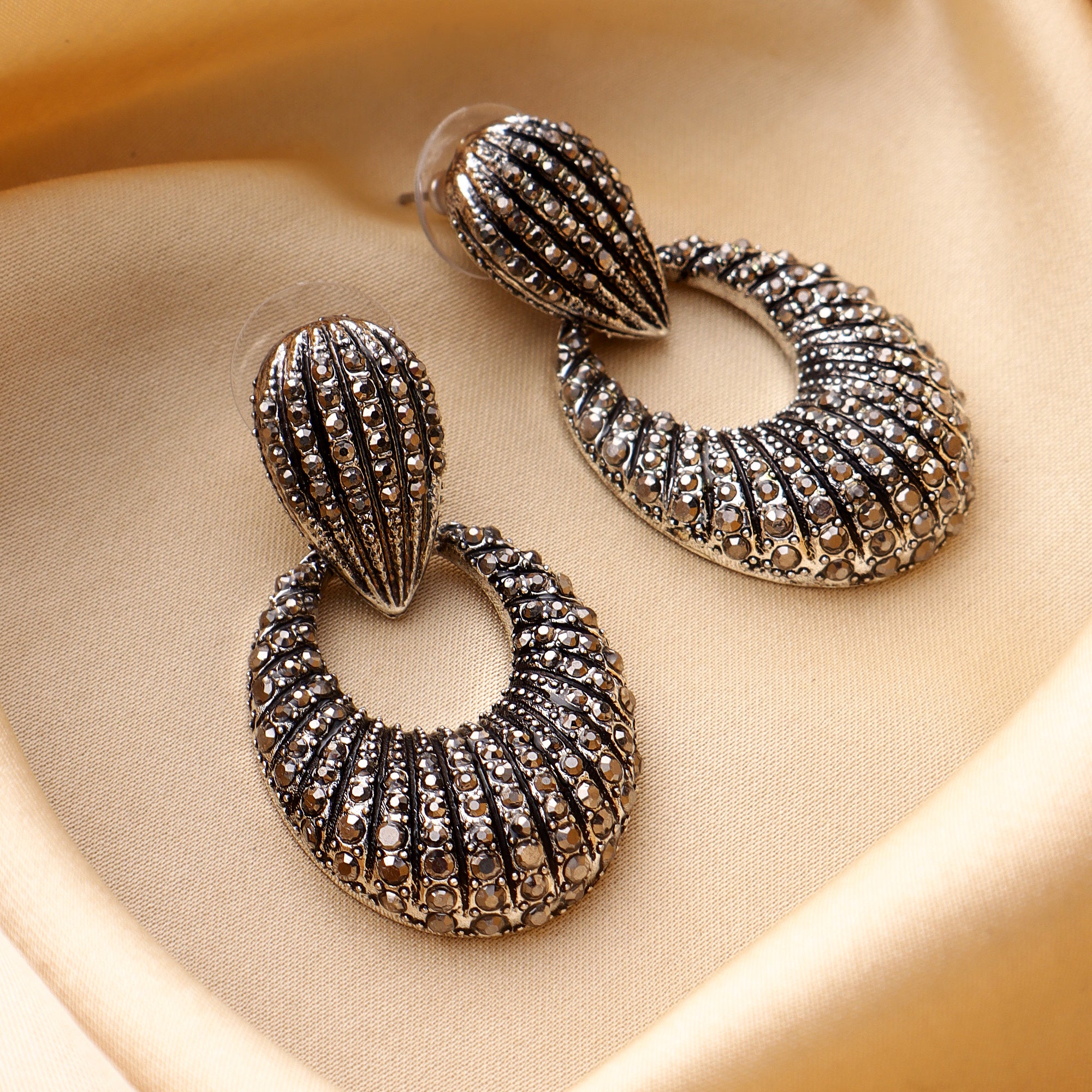 Her Jewels Gold Plated Oval Dangler Earrings for Women & Girls – Elegant Hypoallergenic Alloy Jewelry