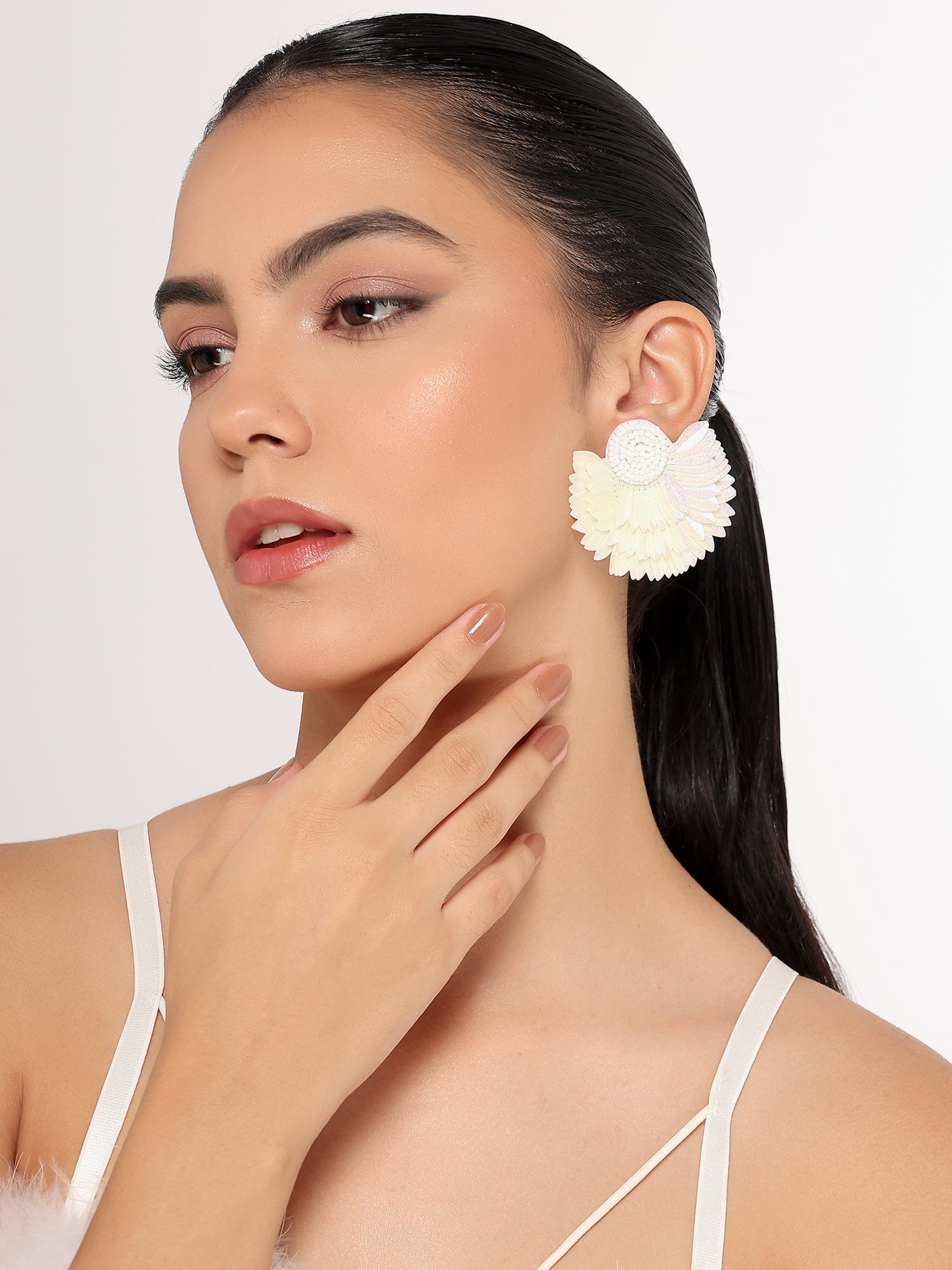 Her Jewels White Handmade Beaded Flower Earrings for Women & Girls – Elegant Floral Design, Lightweight Unique Jewelry