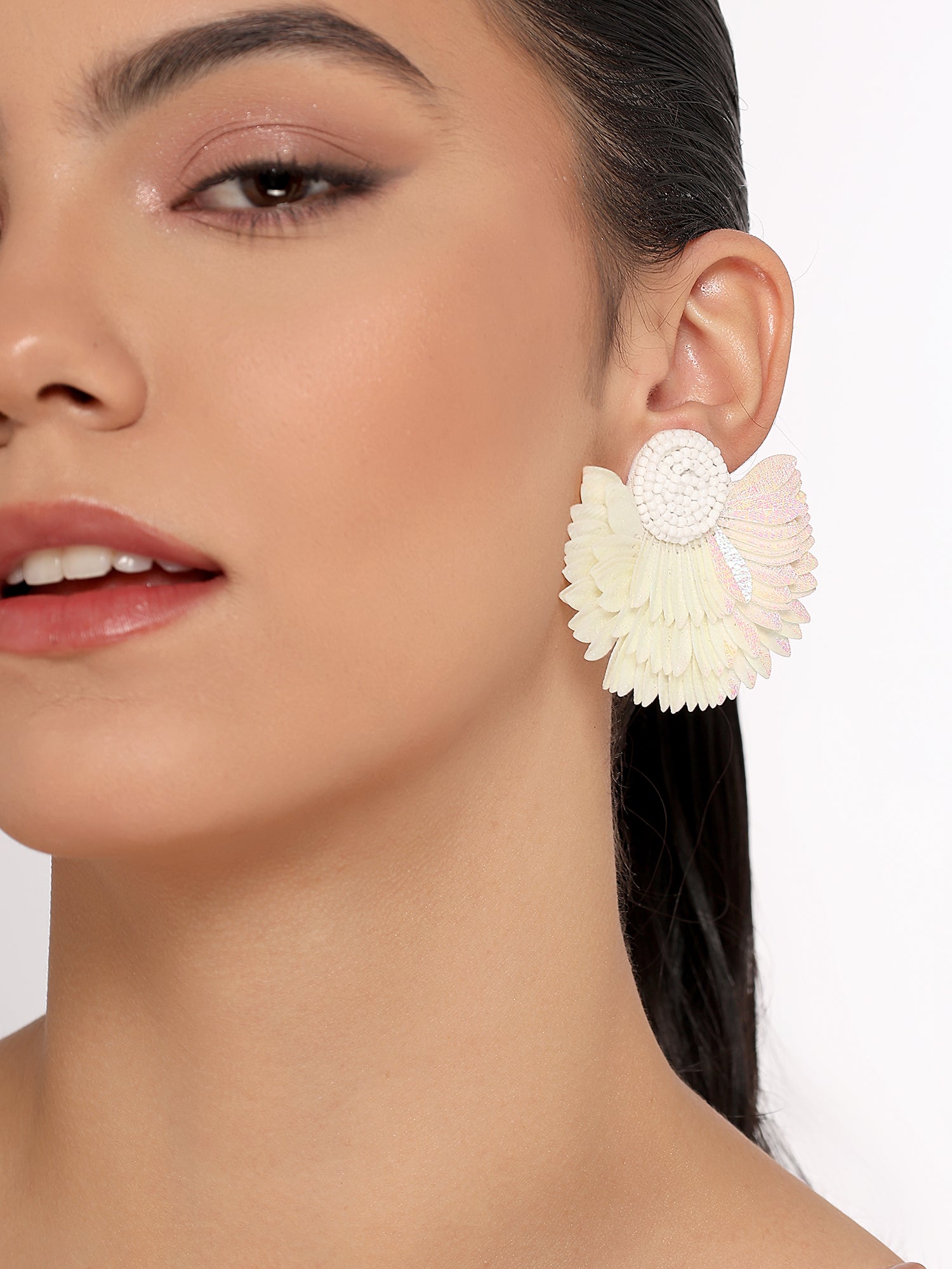 Her Jewels White Handmade Beaded Flower Earrings for Women & Girls – Elegant Floral Design, Lightweight Unique Jewelry