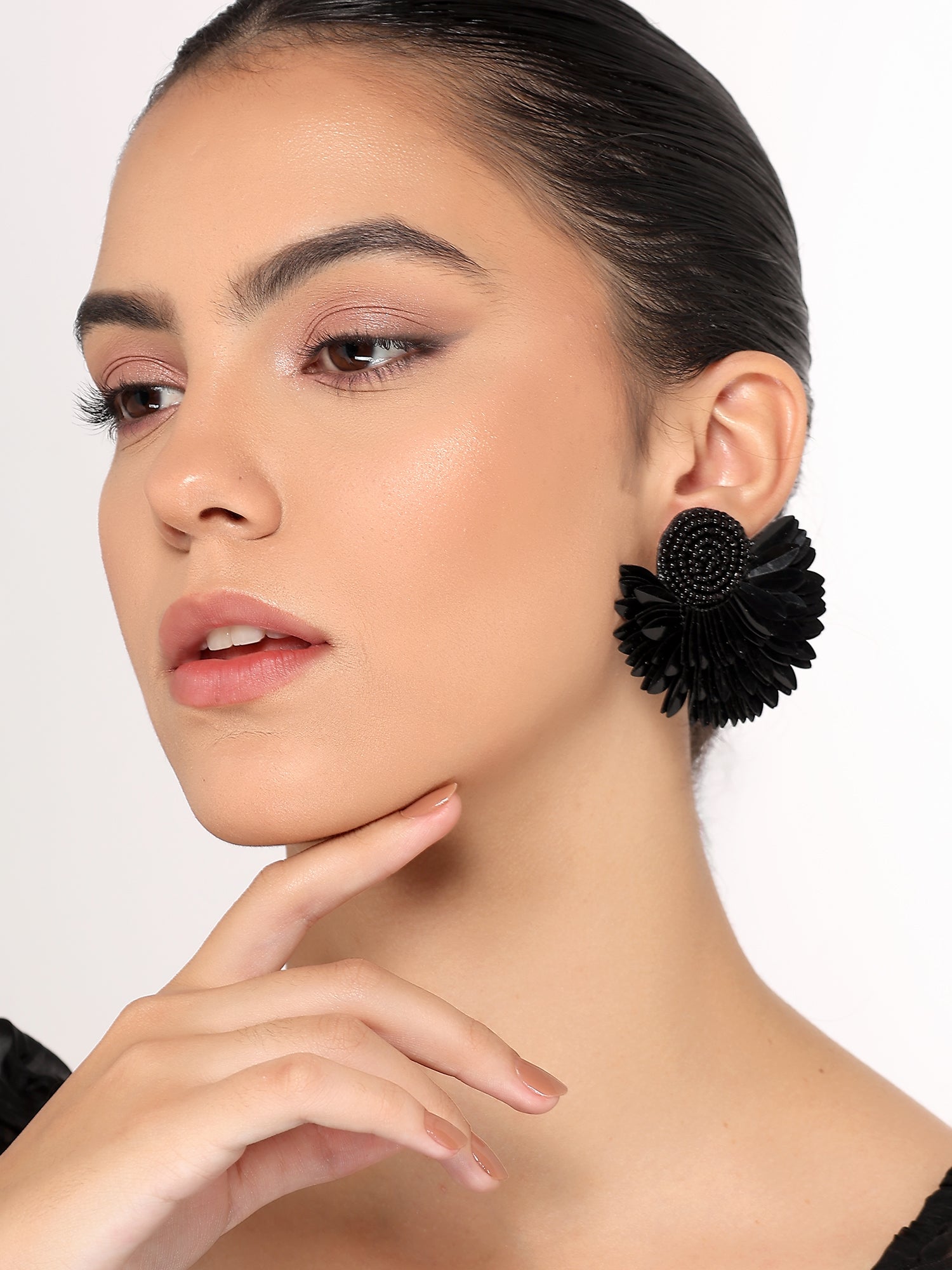 Her Jewels Black Handmade Beaded Flower Earrings for Women & Girls – Elegant Floral Design, Lightweight Unique Jewelry
