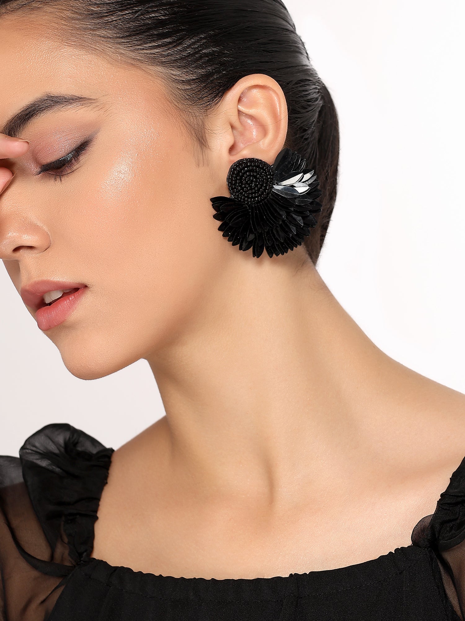 Her Jewels Black Handmade Beaded Flower Earrings for Women & Girls – Elegant Floral Design, Lightweight Unique Jewelry