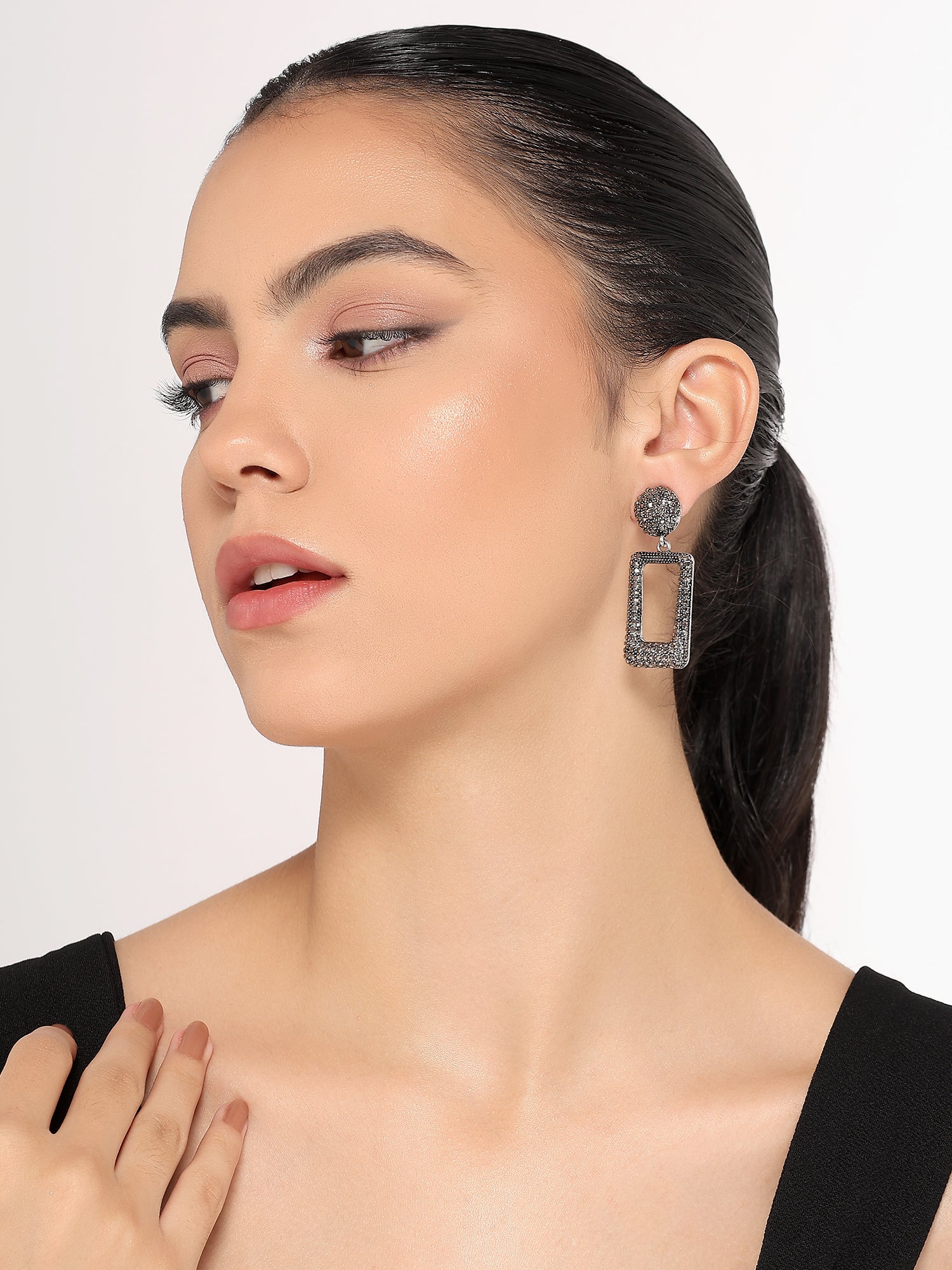 Her Jewels Antique Rectangle Shaped Dangler Earrings for Women & Girls – Elegant Alloy Jewelry, Hypoallergenic & Unique Design