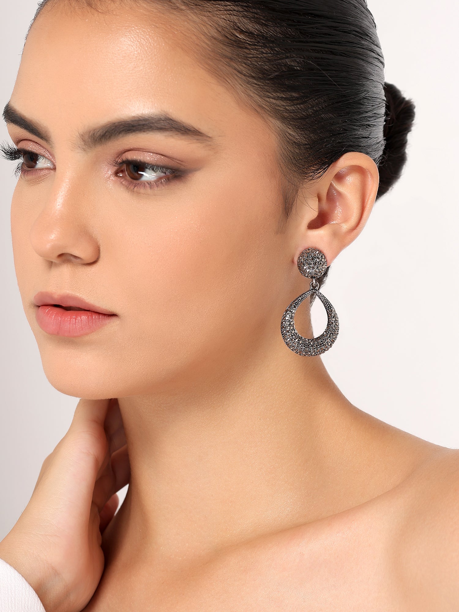 Her Jewels Antique Teardrop Dangler Earrings for Women & Girls – Elegant Hypoallergenic Alloy Jewelry